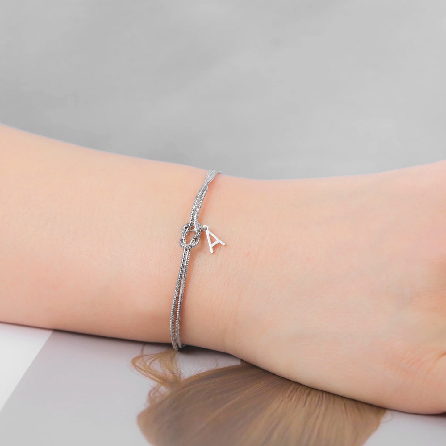 Bracelet : Initiale Prestigieuse