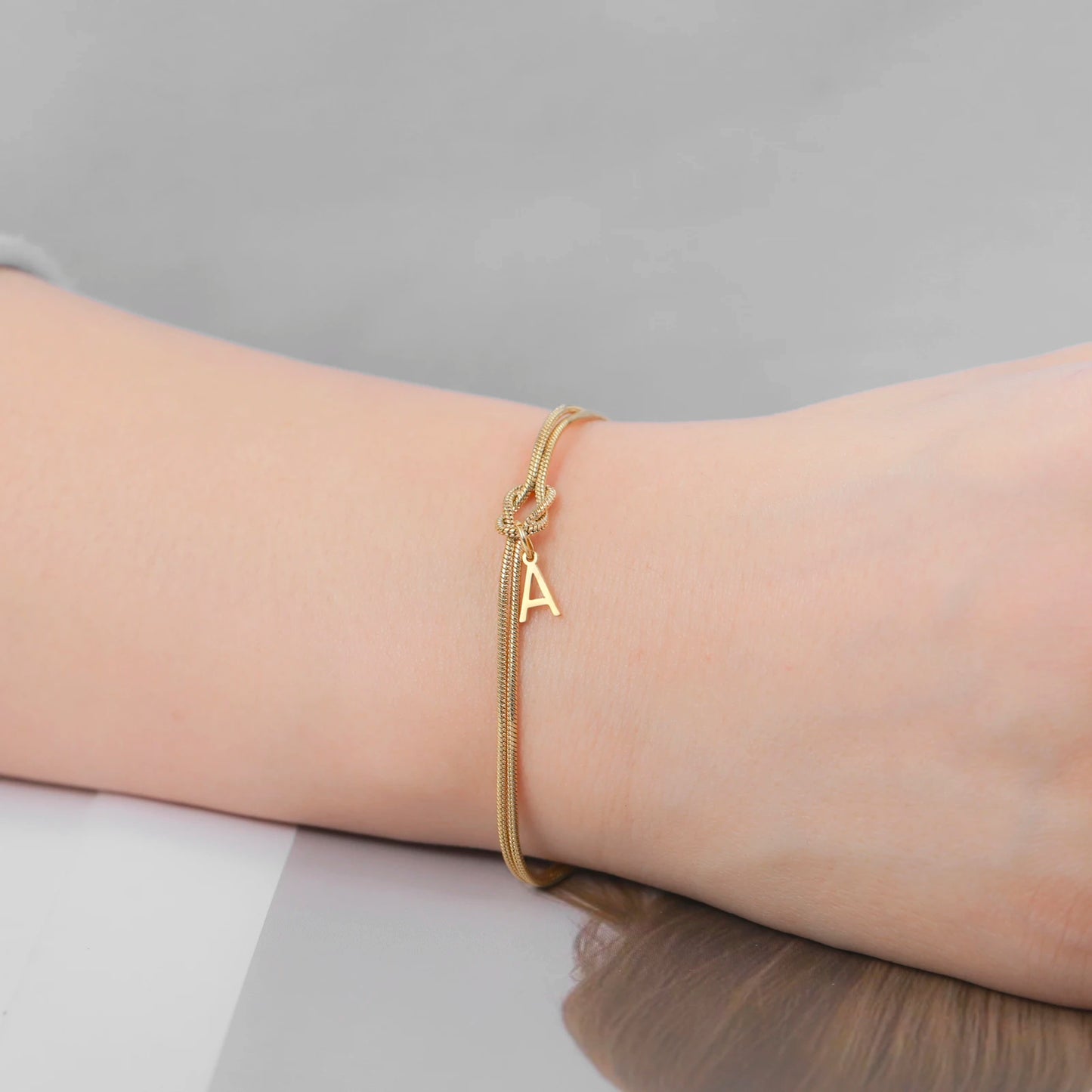 Bracelet : Initiale Prestigieuse